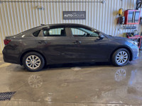 Welcome Ontario customers! All our vehicles are Ontario safety check/e-tested. We offer financing ad... (image 3)