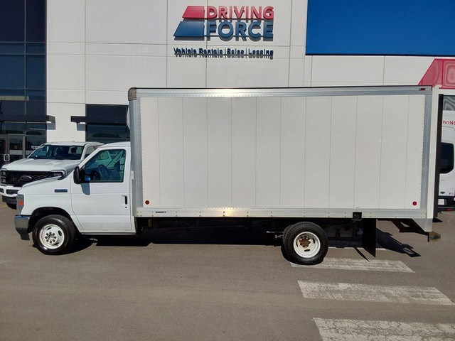 2022 Ford E-Series Cutaway E-450 DRW 176" WB 16FT Cube Van, 7.3L in Cars & Trucks in Calgary - Image 2