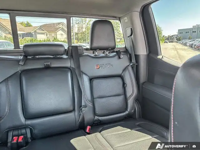 2020 GMC Sierra 1500 Elevation | Preferred Package dans Autos et camions dans Tricities/Pitt/Maple - Image 15