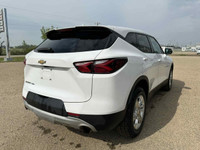 CHECK OUT THIS 2022 CHEVROLET BLAZER LT - A CLEAN, ADORABLE UNIT THATS AS PRACTICAL AS IT IS FUN TO... (image 4)