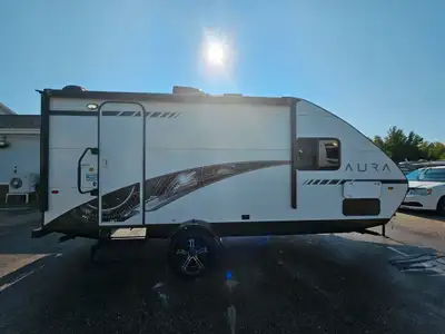 LITE WEIGHT TRAILER FOR EASY TOWING. CAN SLEEP 3. WET BATH.. Vehicle Information Provided by autoTRA...