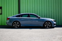 Sunroof, Premium Audio, Heated Steering Wheel, Heated Seats, Android Auto! 6 LOCATIONS KINGSTON - (6... (image 1)