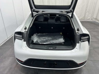 Toyota Prius Prime XSE Premium 2024 – Un futur électrisant vous attend! Ce bijou blanc pur fusionne... (image 6)