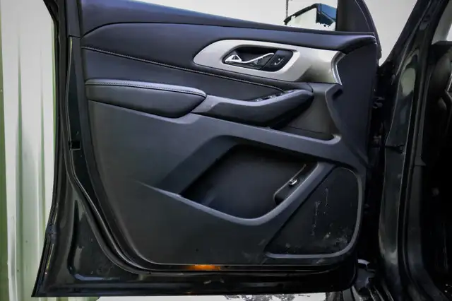 2021 Chevrolet Traverse LT Cloth • 7 PASSENGER • HEATED SEATS in Cars & Trucks in Ottawa - Image 9