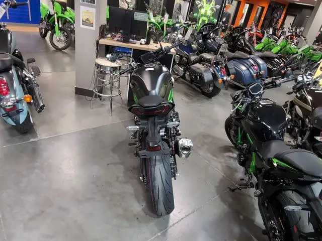 2025 Kawasaki Z900 in Street, Cruisers & Choppers in Calgary - Image 11