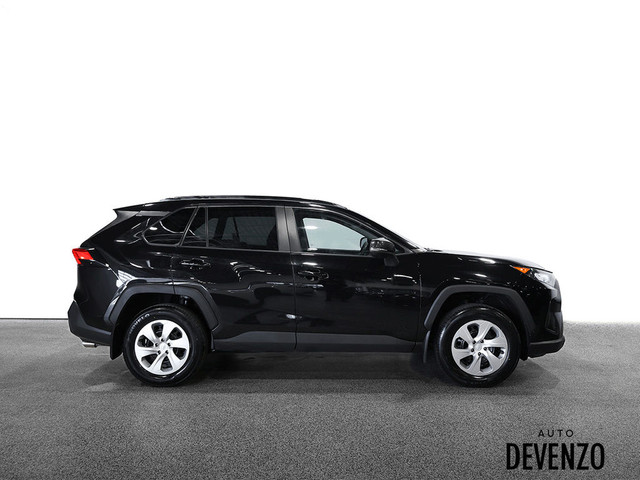 2021 Toyota RAV4 LE FWD in Cars & Trucks in Laval / North Shore - Image 2
