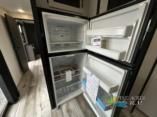 2023 KZ Sportsmen 363FL in Travel Trailers & Campers in Truro - Image 7