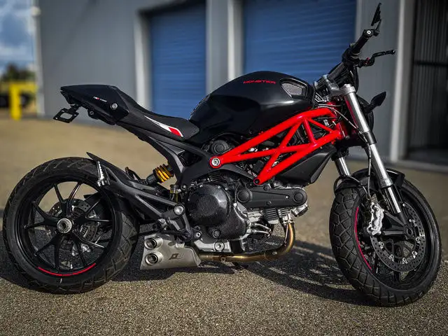 2013 Ducati Monster 796 in Street, Cruisers & Choppers in Strathcona County - Image 9