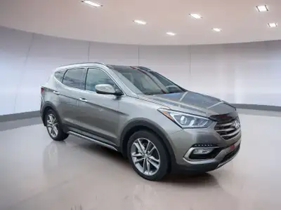 This 2017 Hyundai Santa Fe is a gem with low kilometers and just one owner! Perfect for summer road...