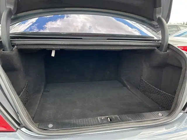 2009 Mercedes-Benz S-Class 5.5L V8 in Cars & Trucks in Calgary - Image 8
