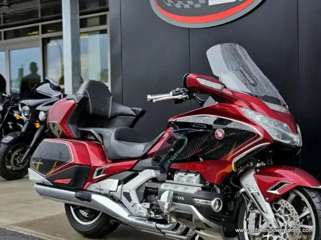 2018 Honda Gold Wing Tour DCT Airbag in Street, Cruisers & Choppers in Oshawa / Durham Region - Image 10