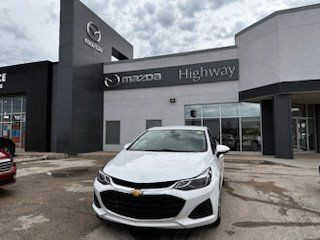 2019 Chevrolet Cruze LT LT - 6AT in Cars & Trucks in Winnipeg