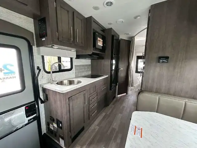 2025 JAYCO Redhawk SE 22CF in RVs & Motorhomes in Thetford Mines - Image 11