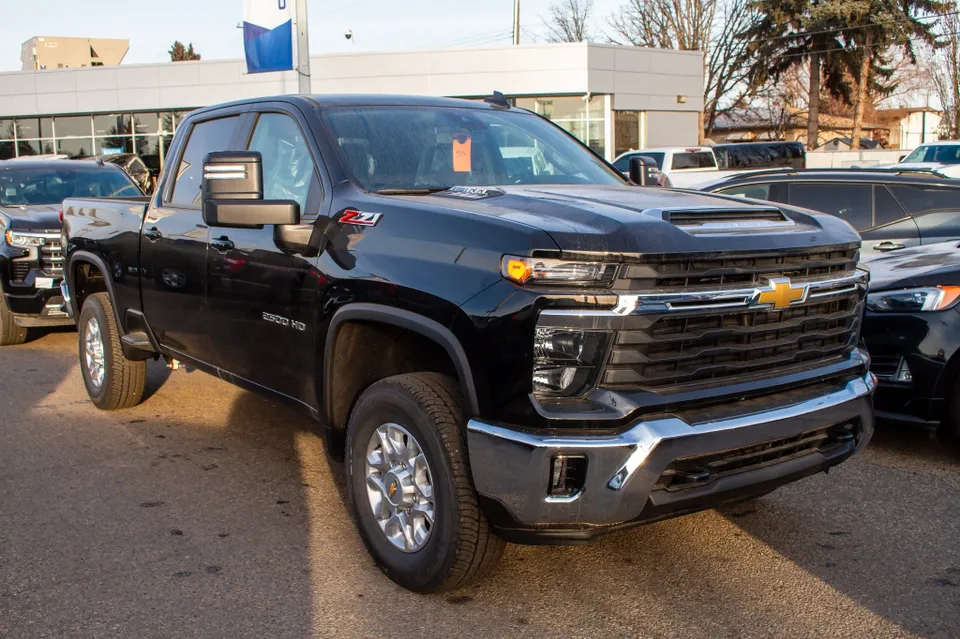 2024 Chevrolet Silverado 2500HD LT Gas Call Bernie 780-938-1230