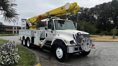 2006 International 7500 55 Foot Bucket truck With Air Brakes Diesel, 9.3L, 6 cylinder, 6X4, air cond...
