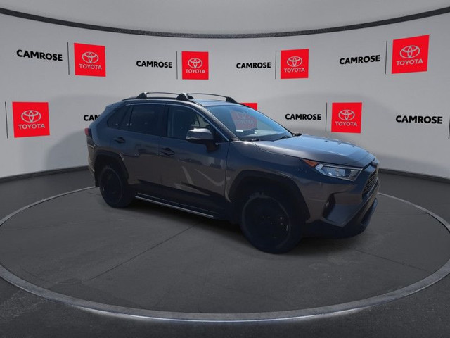 2020 Toyota RAV4 XLE AWD - Sunroof - Power Liftgate in Cars & Trucks in Edmonton - Image 2