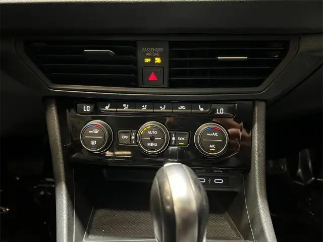 2021 Volkswagen Jetta in Cars & Trucks in Ottawa - Image 24