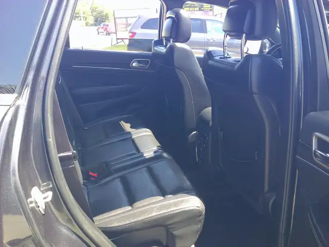 2015 Jeep Grand Cherokee Limited in Cars & Trucks in Ottawa - Image 11