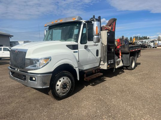 2014 International TerraStar 4x4 W/ Fassi F45A.23 Knuckle Boom in Heavy Trucks in St. Albert - Image 3