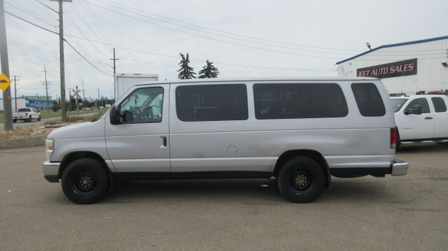 2009 Ford E-350 11 PASSENGER VAN in Cars & Trucks in Edmonton