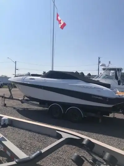 Hard to find 2006 Doral 245 Sunquest BOWRIDER PLUS CABIN! INCLUDES : Galvanized tandem axle trailer,...