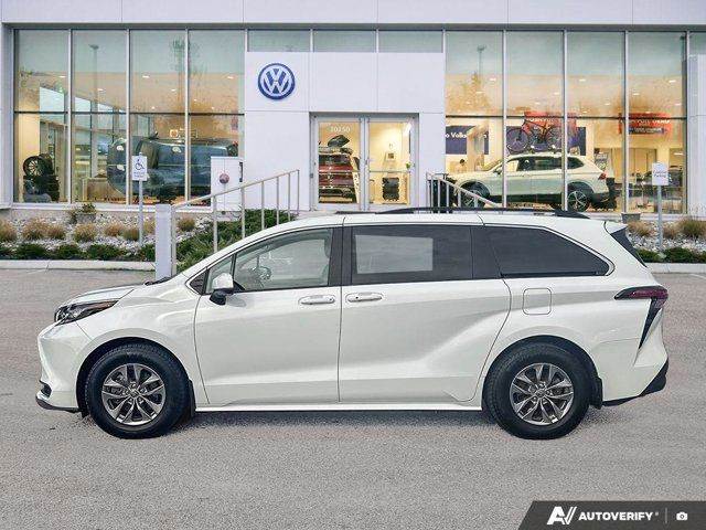 2022 Toyota Sienna in Cars & Trucks in Abbotsford - Image 2