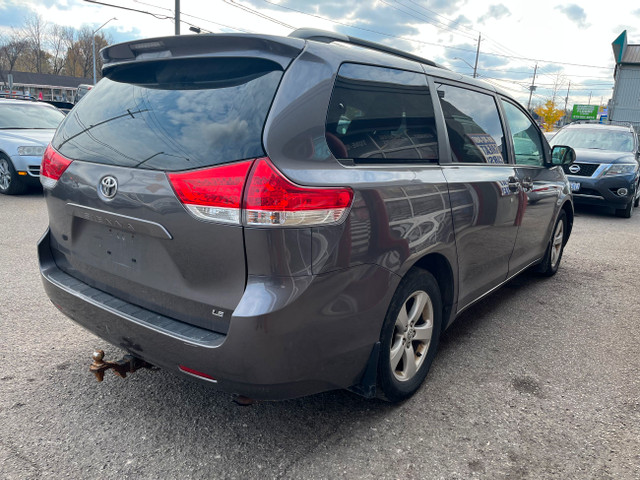 2013 Toyota Sienna LE in Cars & Trucks in Kitchener / Waterloo - Image 4