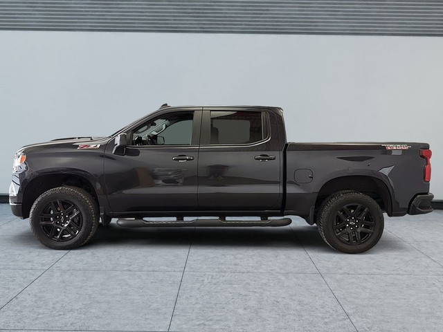 2023 Chevrolet Silverado 1500 LT Trail Boss Z71 4x4 Crew Cab Gro in Cars & Trucks in Laval / North Shore - Image 3
