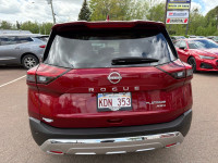 HUD, Moonroof, Leather Seats, Navigation, PowerLiftgate! Thrilling power when you need it and long d... (image 5)