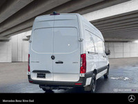 Mercedes-Benz Rive-Sud, la destination Mercedes-Benz par excellence. Bienvenue en première classe. D... (image 4)