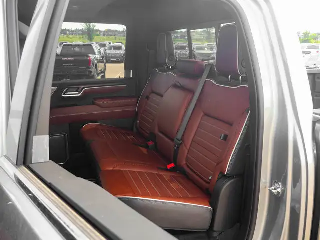 2025 GMC Sierra 3500HD Denali Ultimate dans Autos et camions dans Comté de Strathcona - Image 34