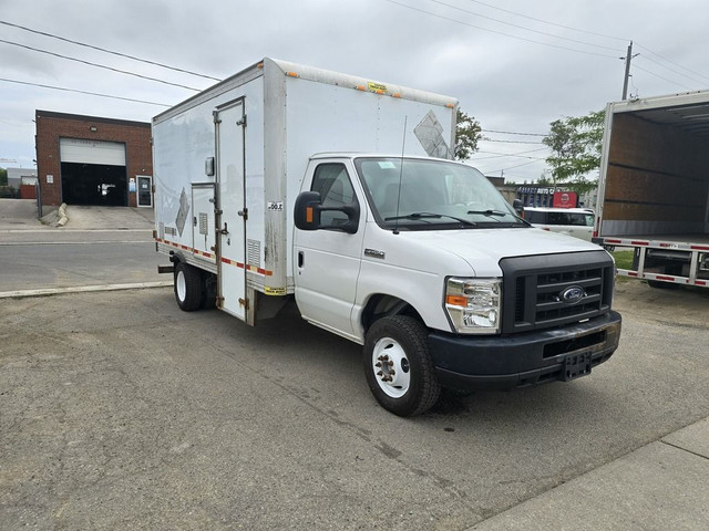 2018 Ford E-450 E-450 - 14Ft Box - Barn Door - Certified in Cars & Trucks in City of Toronto - Image 3