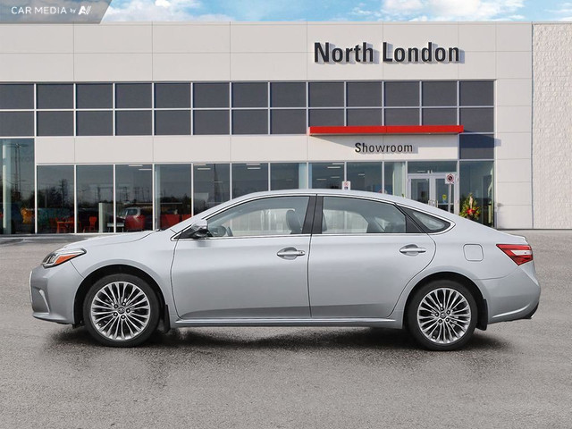 2018 Toyota Avalon Limited RARE FIND - NAVIGATION - HEATED SE... in Cars & Trucks in London - Image 3