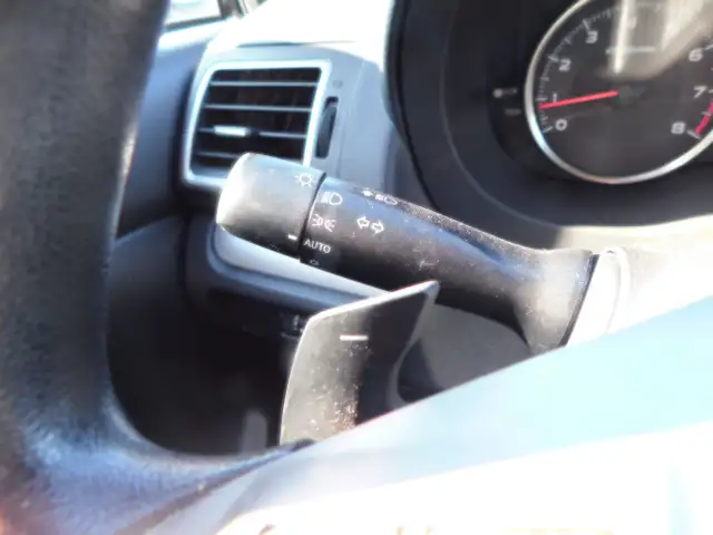 Subaru Impreza Premium 2016 in Cars & Trucks in City of Montréal - Image 32