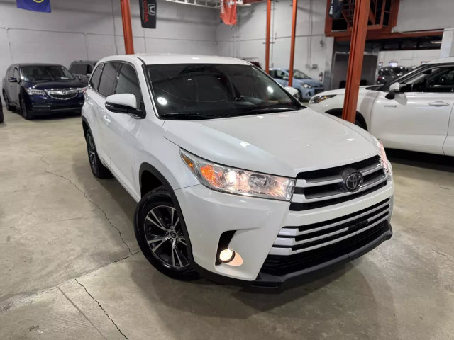 2017 TOYOTA Highlander LE Plus in Cars & Trucks in City of Montréal - Image 4