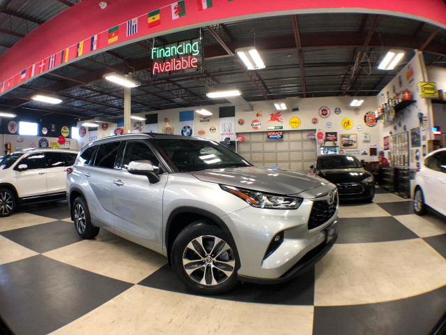 2021 Toyota Highlander XLE AWD 7 PASS LEATHER SUNROOF NAV B/SPOT in Cars & Trucks in City of Toronto