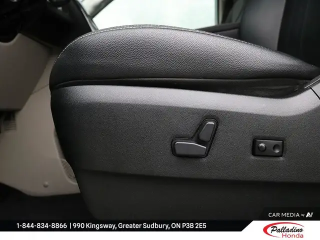 2018 Dodge Grand Caravan Crew Plus in Cars & Trucks in Sudbury - Image 23
