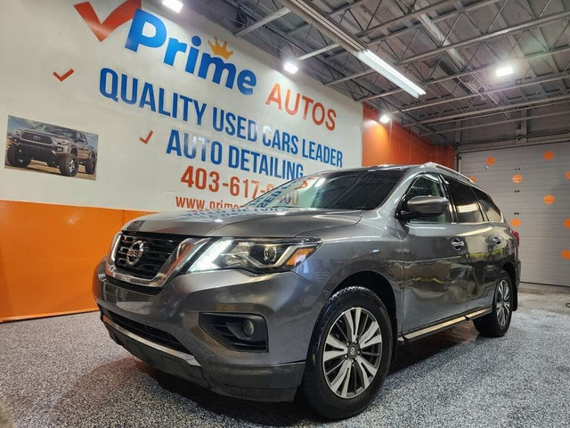 2017 Nissan Pathfinder in Cars & Trucks in Calgary