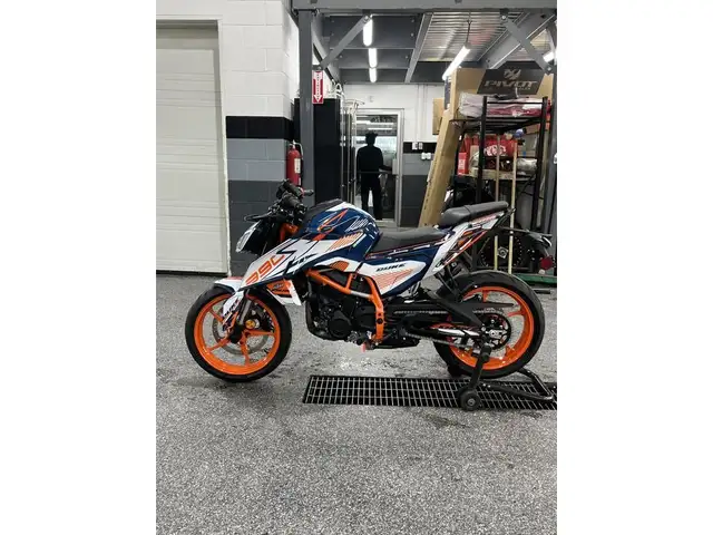 2024 KTM 390 DUKE in Sport Touring in Granby - Image 6