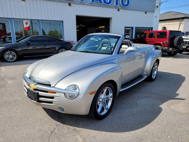 2005 Chevrolet SSR in Cars & Trucks in Peterborough - Image 3