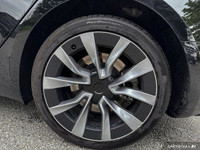 Experience effortless acceleration and exhilarating performance in this 2024 Tesla Model 3. With onl... (image 6)