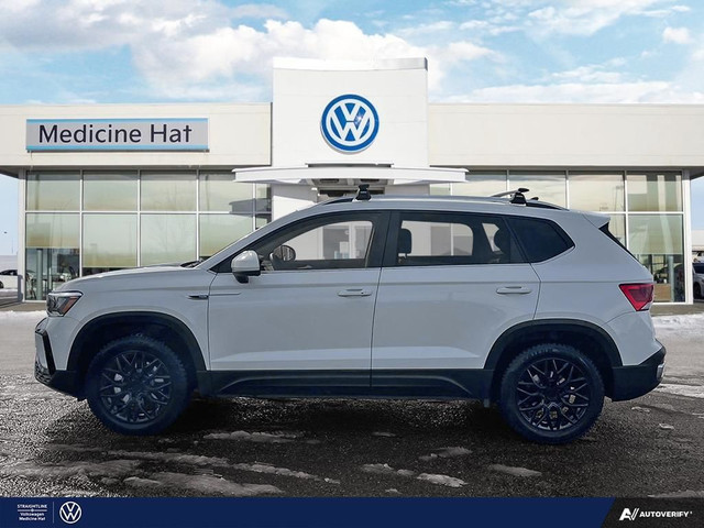 2022 Volkswagen Taos Comfortline 4MOTION - Sunroof & Wheel Pkg,  in Cars & Trucks in Medicine Hat - Image 3