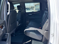 Beauty spec on this NEAR NEW 2025 GMC Sierra Denali.3.0L Diesel Finished in White Tricoate + 22" Hig... (image 7)