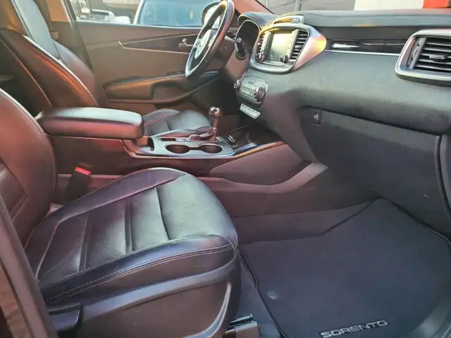 2017 Kia Sorento AWD EX Turbo *Leather / Rear View Camera* in Cars & Trucks in London - Image 27