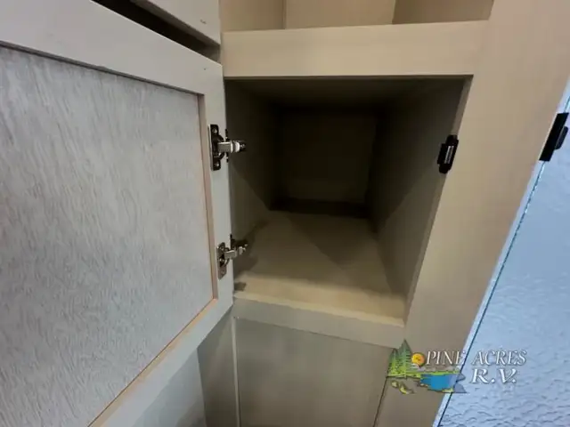 2025 Dutchmen RV Astoria 2913FK in Travel Trailers & Campers in Truro - Image 44