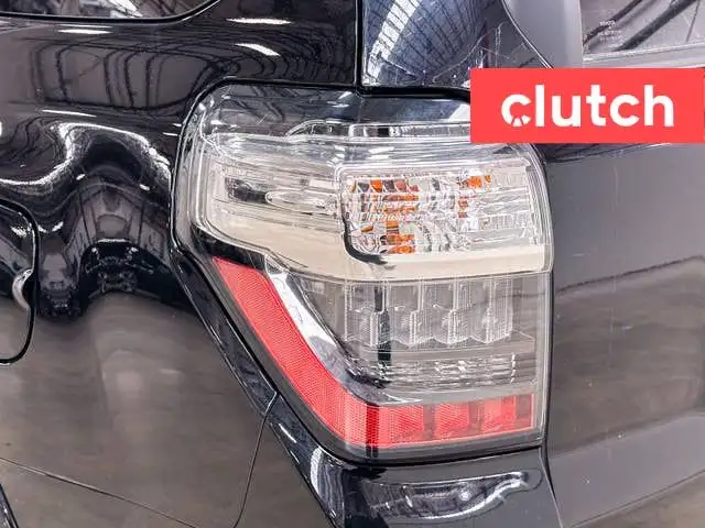 2023 Toyota 4Runner TRD Sport 4x4 w/ Apple CarPlay, Heated Front in Cars & Trucks in City of Toronto - Image 11