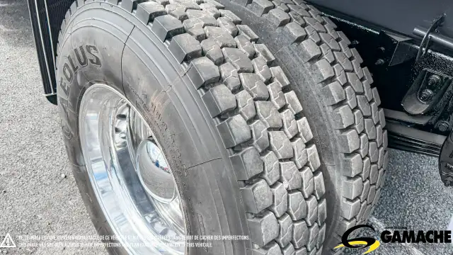 2011 KENWORTH T370 6 WHEEL DUMP TRUCK in Heavy Trucks in Chilliwack - Image 9