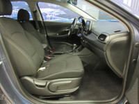 HYUNDAI ELANTRA GT 2019 PREFERRED AUTOMATIQUE AIR CLIMATSIÉ TOUT ÉQUIPÉ / INTÉRIEUR EN TISSU CHAUFFA... (image 8)