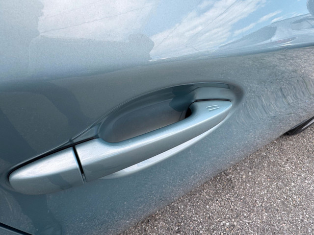 2012 Toyota Prius 5dr w/B.CAM in Cars & Trucks in City of Toronto - Image 4