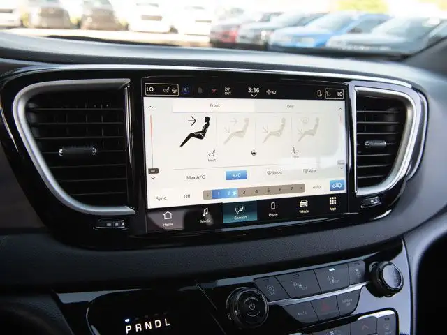 2025 Chrysler Grand Caravan SXT, Heated Leather, Lane Keep in Cars & Trucks in Calgary - Image 18